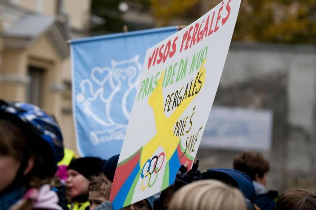 Olimpinę ugnį Kauno gatvėmis nešė sportininkai ir moksleiviai