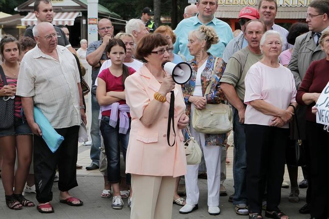 Žmonės protestavo prieš olandų atrakcionus (papildyta)