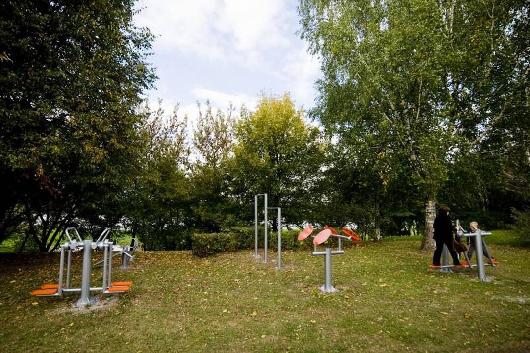 Treniruoklių bumas: jau galima sportuoti ir Santakos parke 