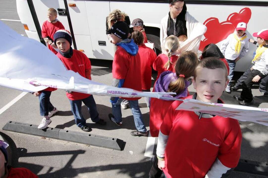 Vaikų globos namų auklėtiniams - šventė su policininkais 