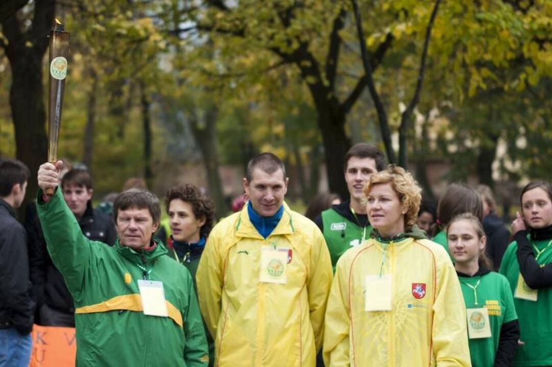 Olimpinę ugnį Kauno gatvėmis nešė sportininkai ir moksleiviai