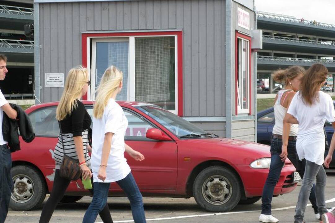 Tūkstančiai kauniečių traukė į "Žalgirio" areną