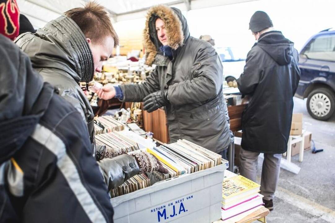 Sendaikčių turguje – nuo ženkliuko iki baldų