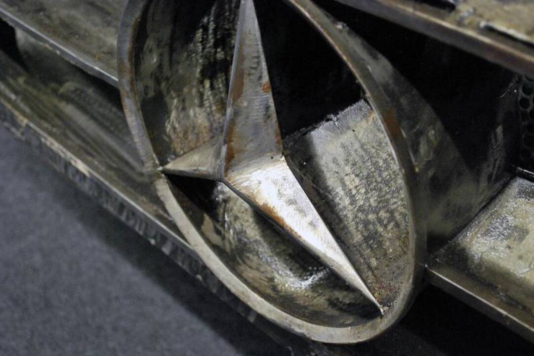 Frankurtas: iš metalo laužo „Mercedes-Benz 300 SL“