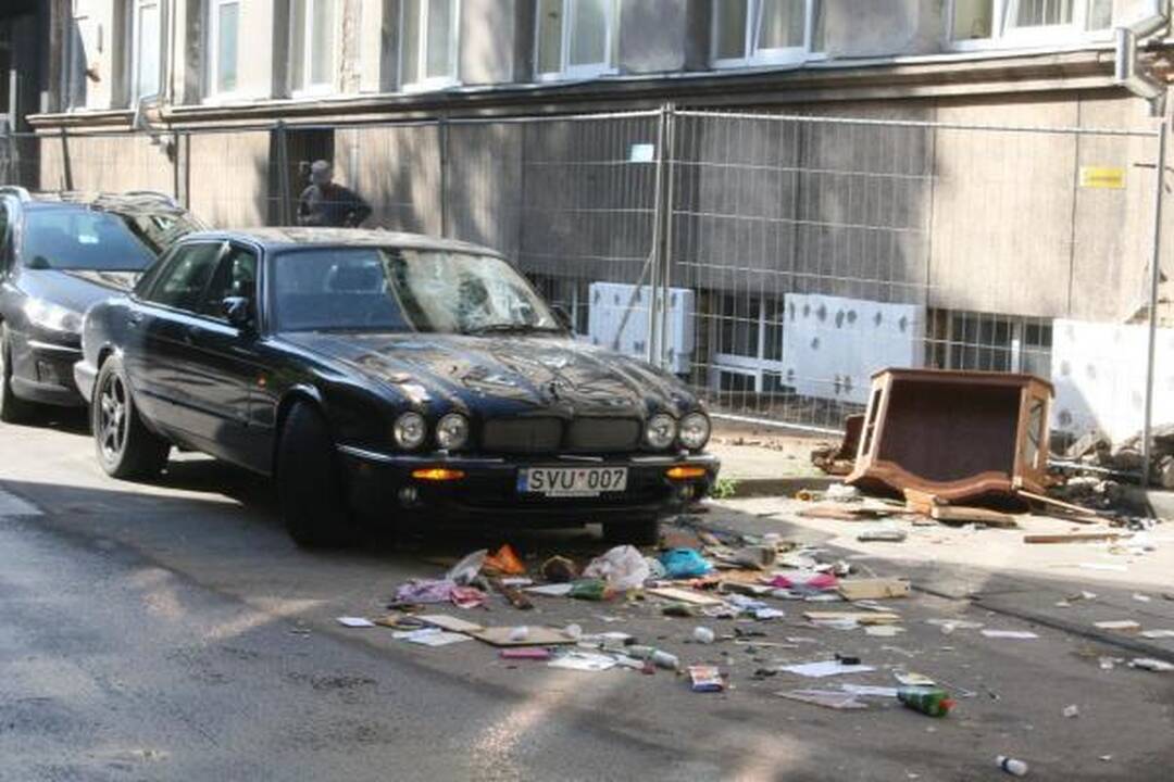 Dvi paras siautėjęs „Vilniaus brigados“ narys atsidūrė psichiatrijos ligoninėje (papildyta)