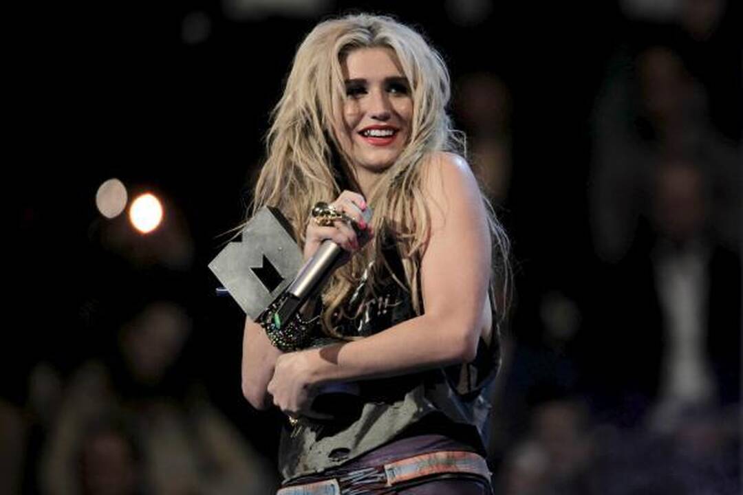 MTV Europos muzikos apdovanojimuose triumfavo Lady Gaga (papildyta)