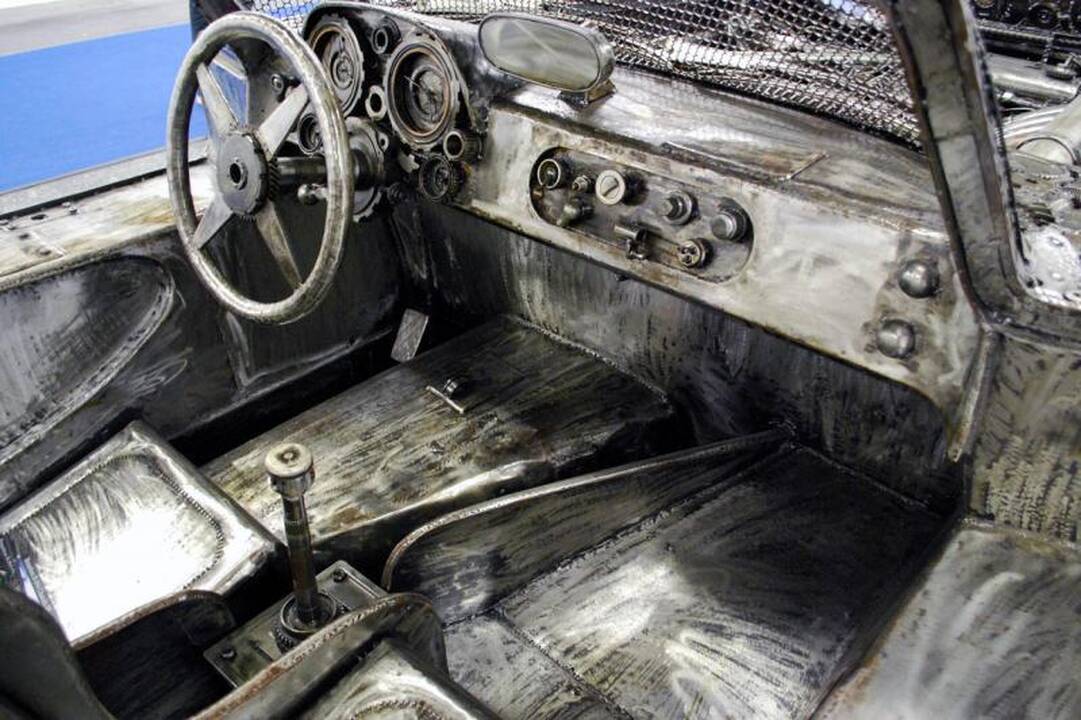 Frankurtas: iš metalo laužo „Mercedes-Benz 300 SL“