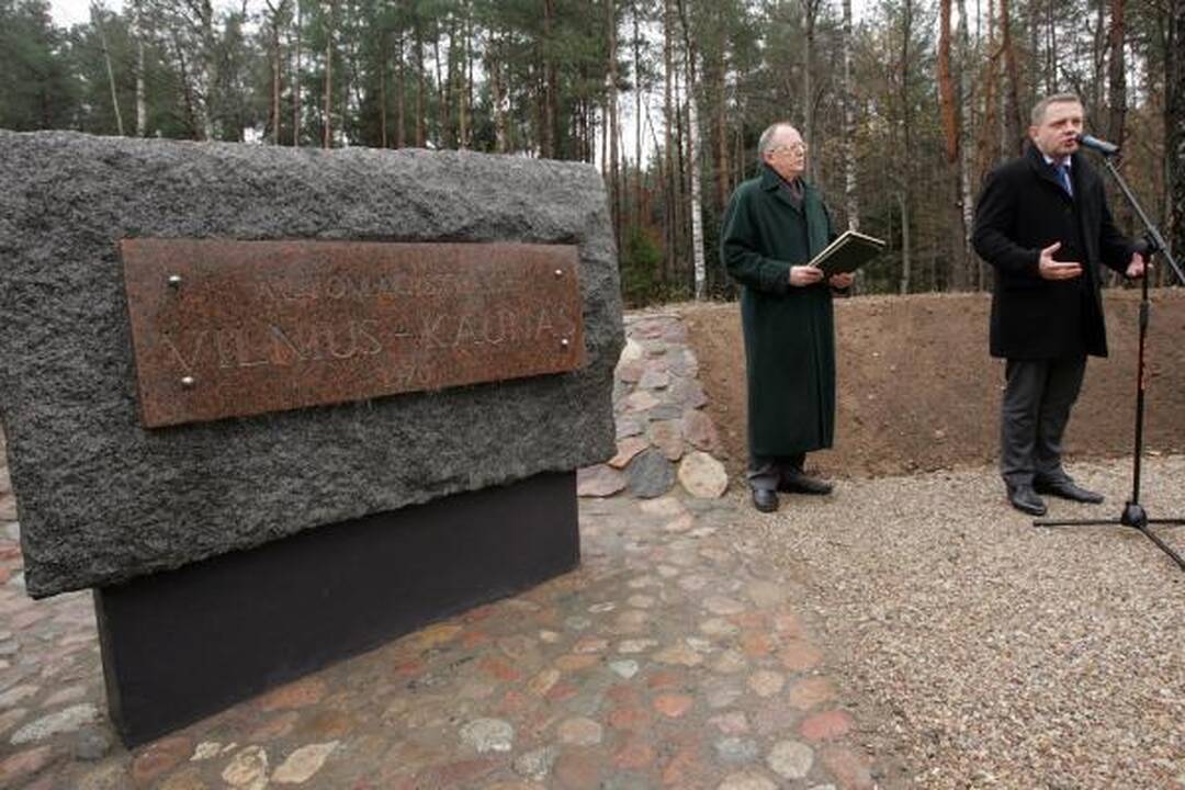 Vilnius–Kaunas: lietuviškomis dešromis grįsta magistralė