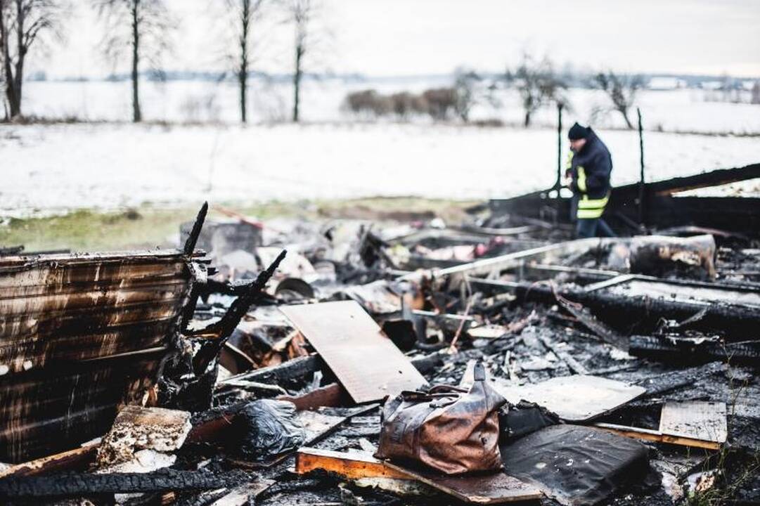 Kol šeimininkas buvo išvykęs, jo namas visiškai sudegė