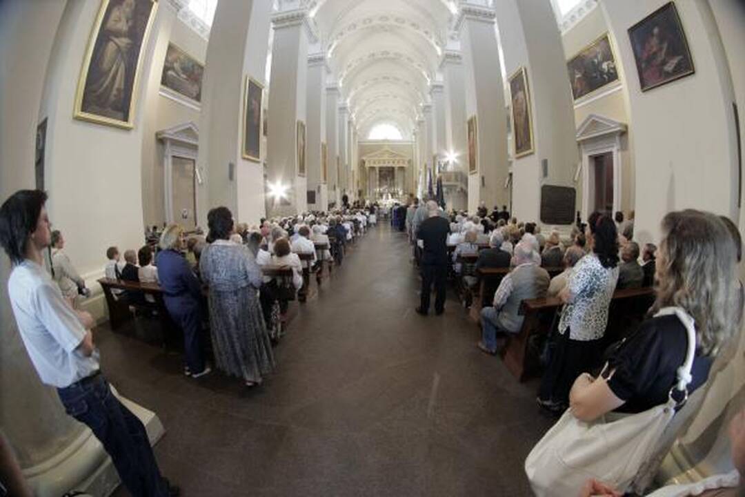 Arkikatedroje su A.Brazausku Lietuva atsisveikino malda