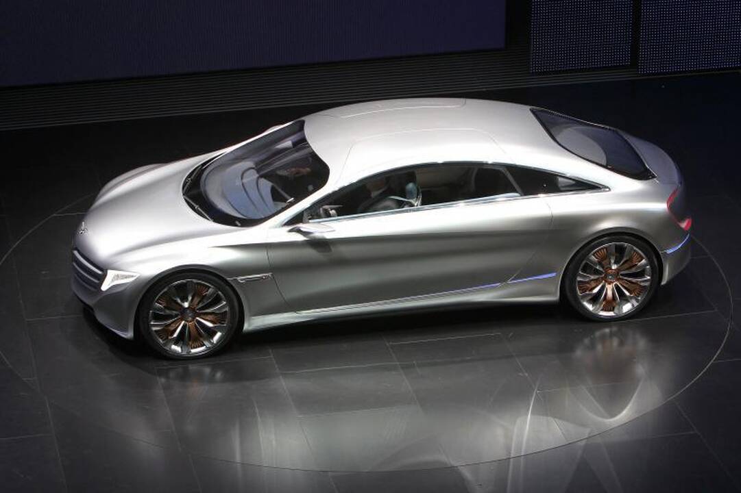 Frankfurto automobilių paroda: it iš kosmoso „Mercedes Benz F125“
