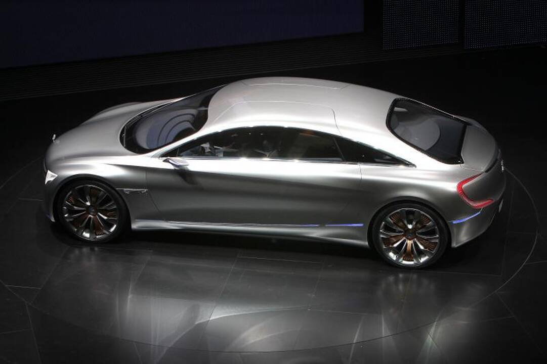 Frankfurto automobilių paroda: it iš kosmoso „Mercedes Benz F125“