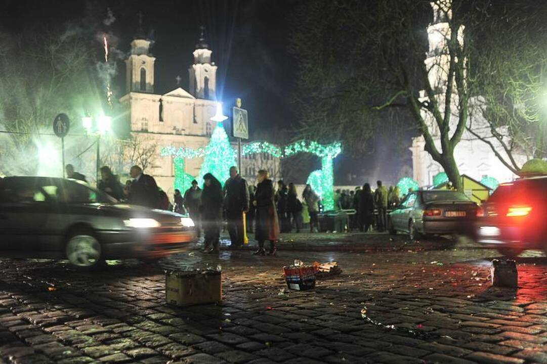 Naujųjų metų sutikimas Kaune: gaisras, avarija, muštynės