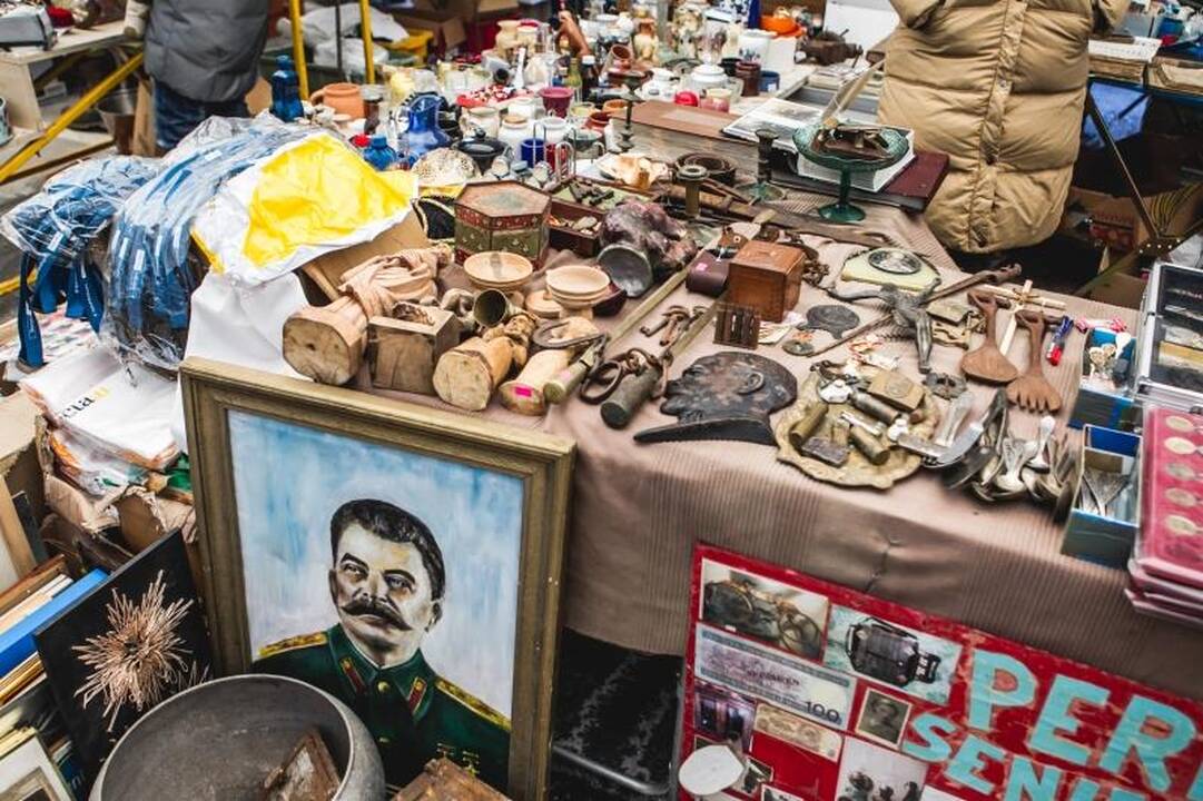 Sendaikčių turguje – nuo ženkliuko iki baldų