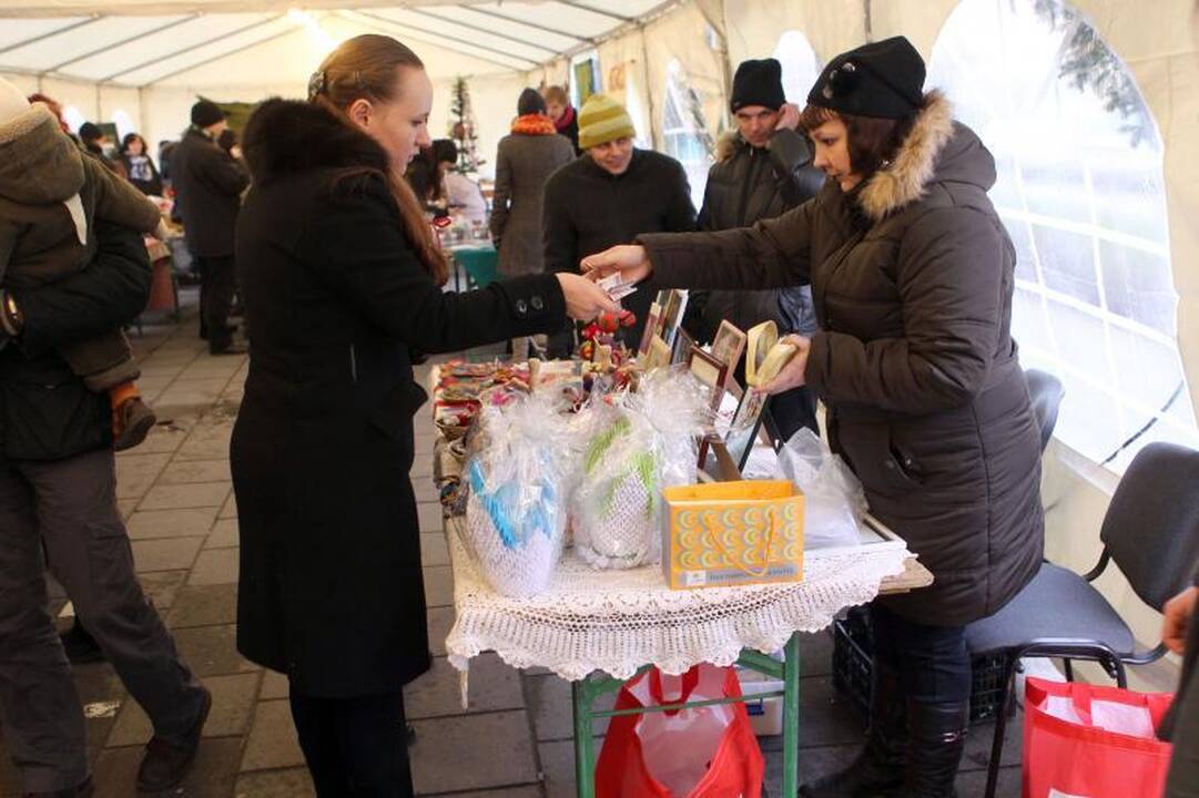 Sostinės Vokiečių gatvėje duzgė „bičių turgus“