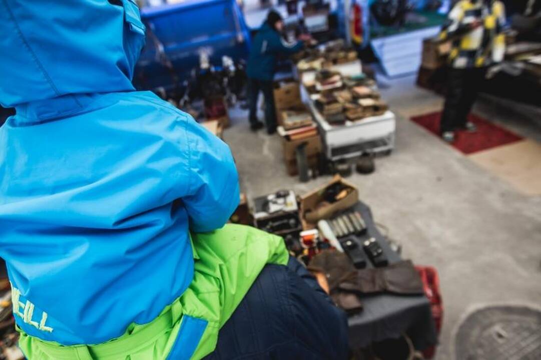 Sendaikčių turguje – nuo ženkliuko iki baldų