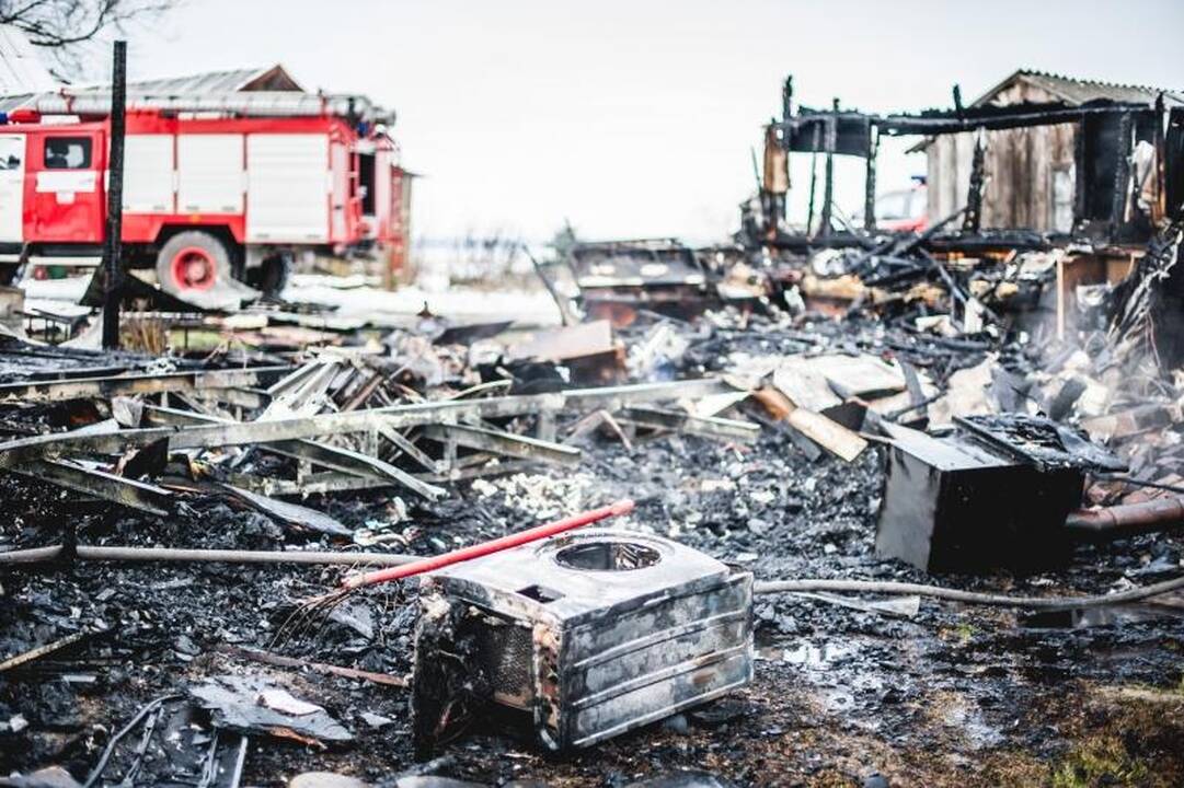 Kol šeimininkas buvo išvykęs, jo namas visiškai sudegė