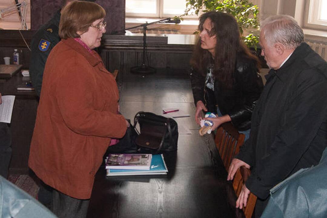 Teismo salėje vėl suimta E.Kusaitė, kaltinama planavusi teroro aktą Čečėnijoje