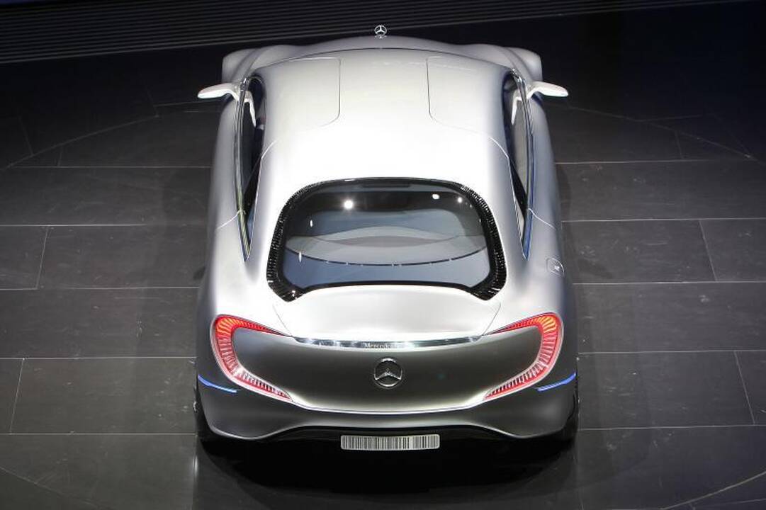 Frankfurto automobilių paroda: it iš kosmoso „Mercedes Benz F125“