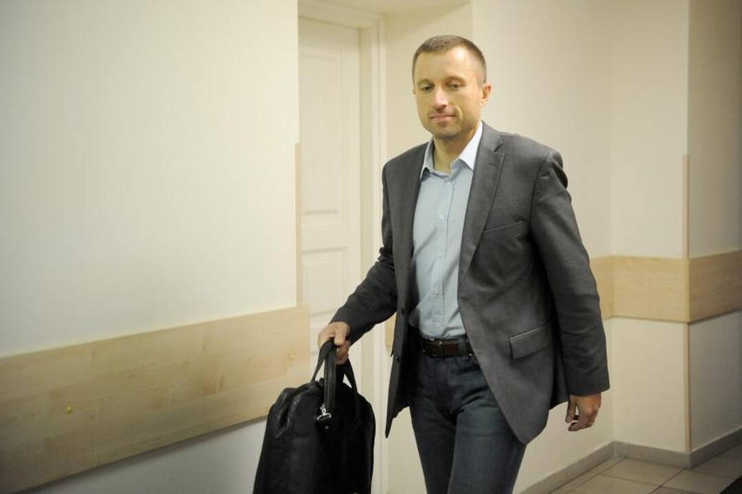 Teismas nurodė grąžinti V. Giržadą į darbą FNTT