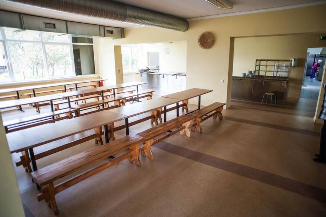 Profesinės mokyklos perpildytos ir dėl reklamos pliaže?