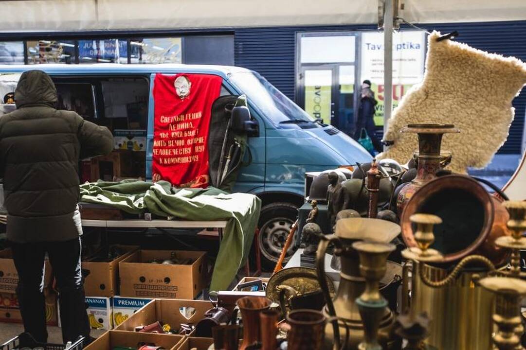 Sendaikčių turguje – nuo ženkliuko iki baldų