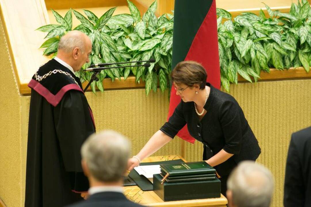 Prisaikdinti 135 naujojo Seimo nariai   