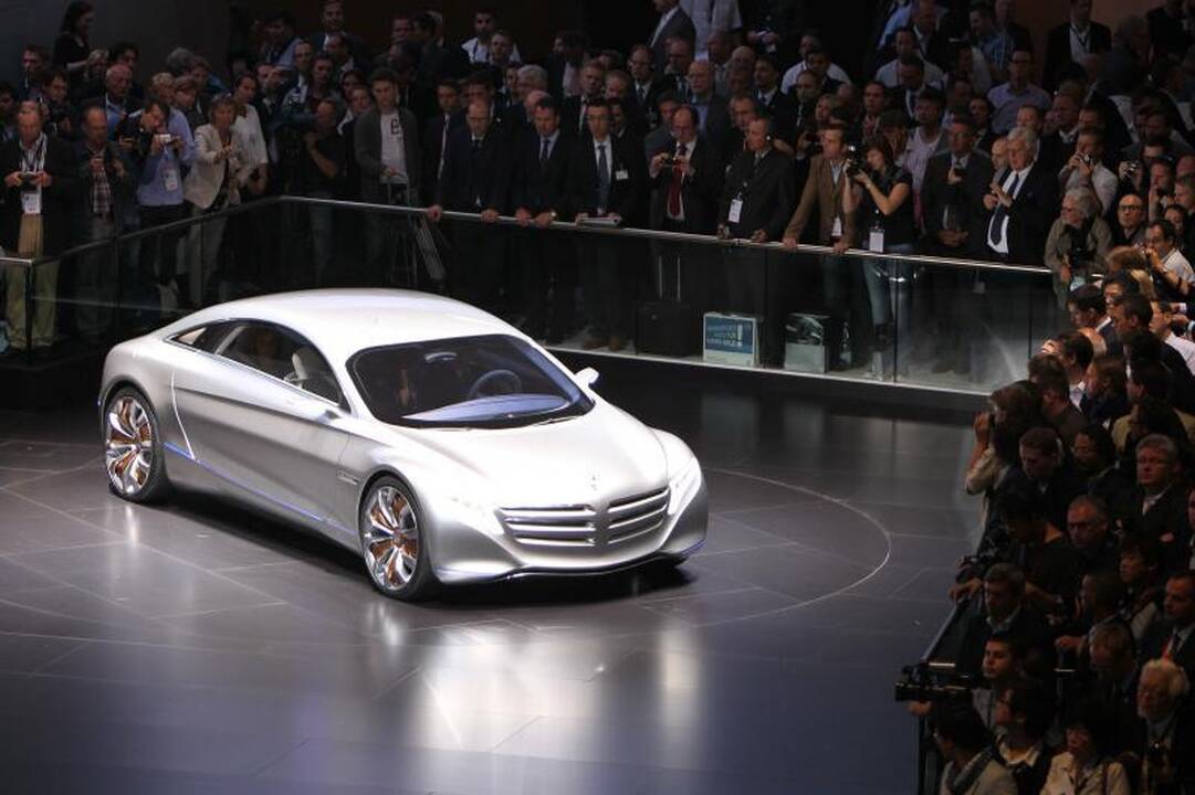 Frankfurto automobilių paroda: it iš kosmoso „Mercedes Benz F125“