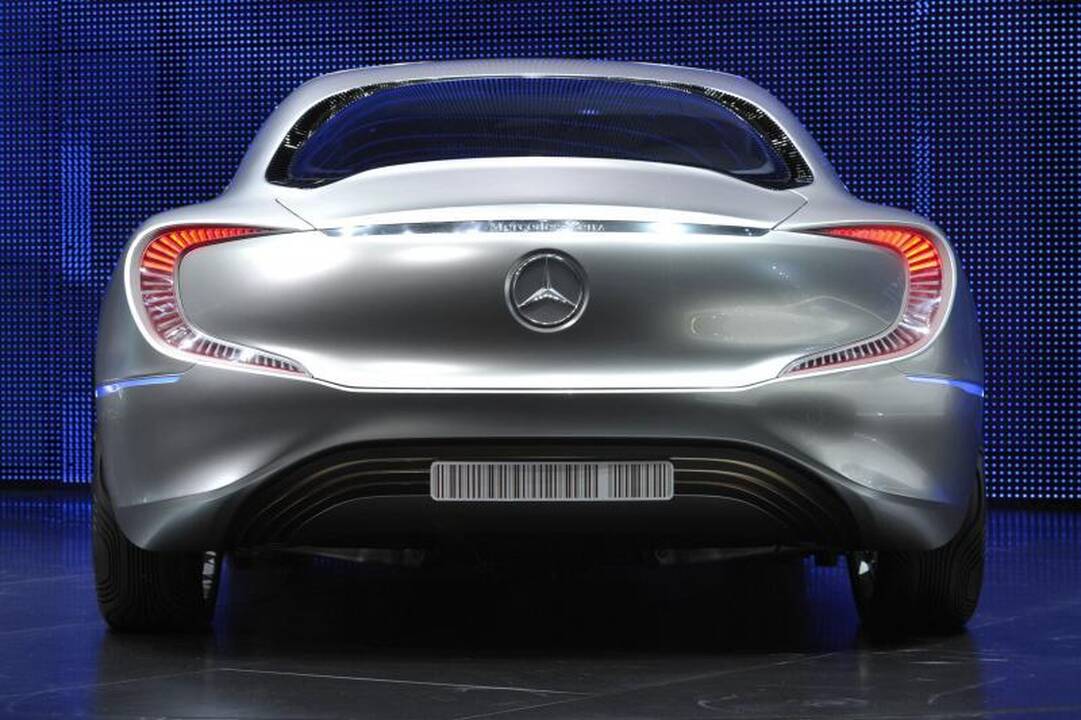 Frankfurto automobilių paroda: it iš kosmoso „Mercedes Benz F125“