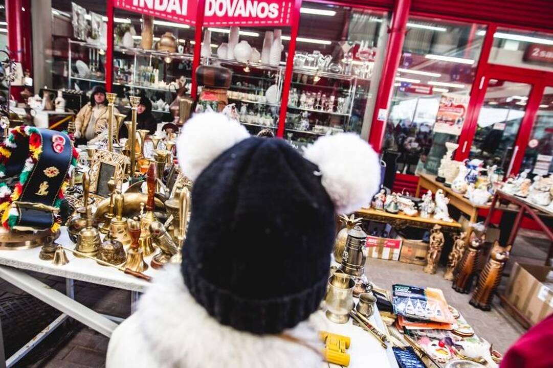 Sendaikčių turguje – nuo ženkliuko iki baldų