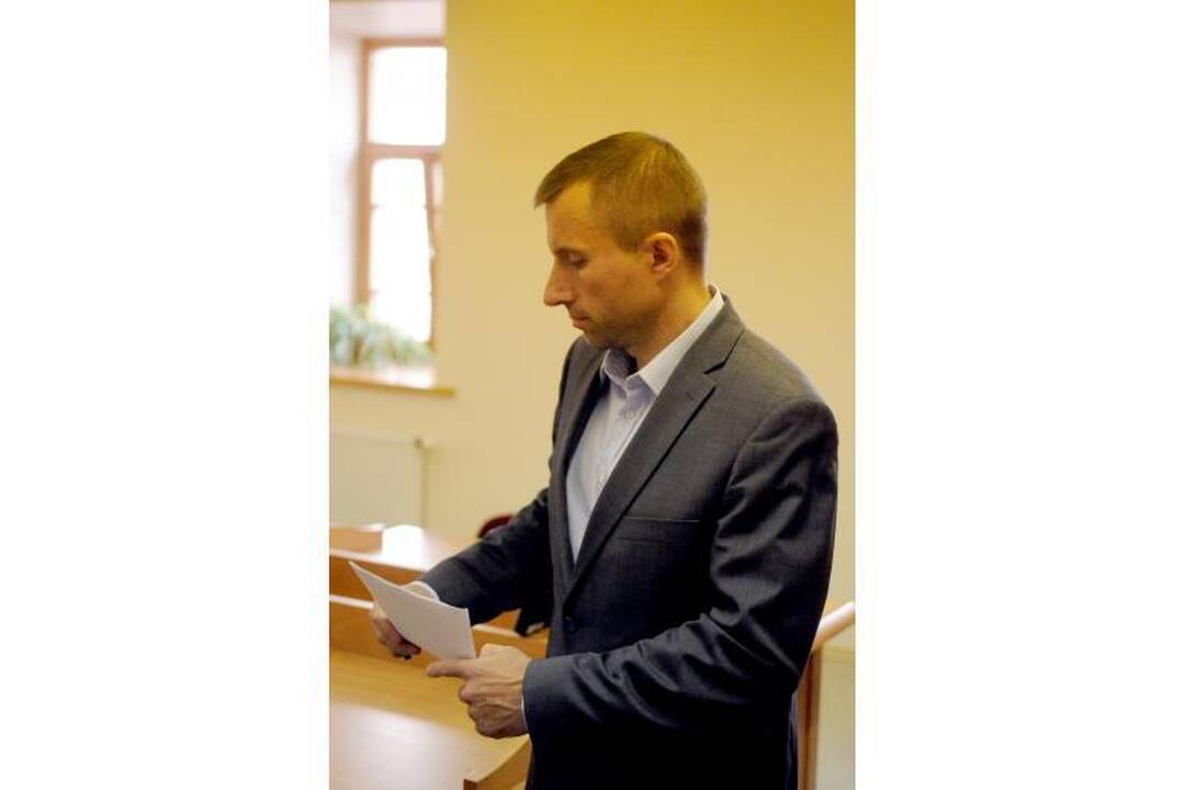 Teismas nurodė grąžinti V. Giržadą į darbą FNTT