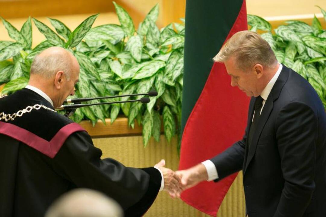 Prisaikdinti 135 naujojo Seimo nariai   