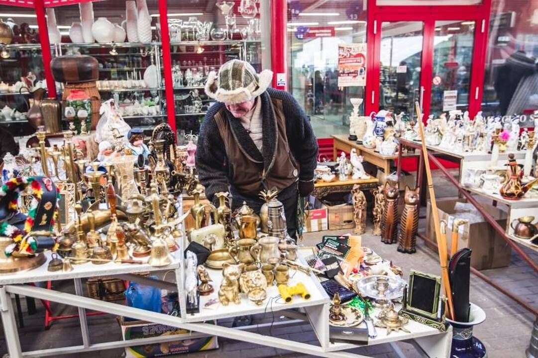 Sendaikčių turguje – nuo ženkliuko iki baldų