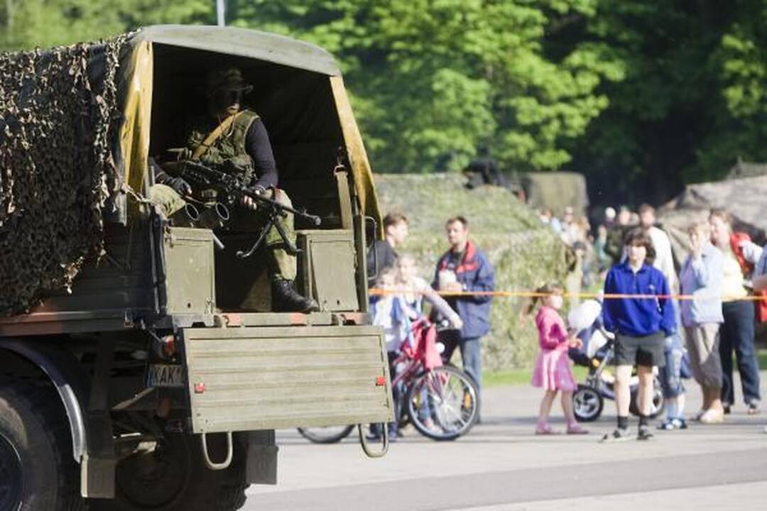 Karinė operacija Vingio parke palydėta audringais plojimais 