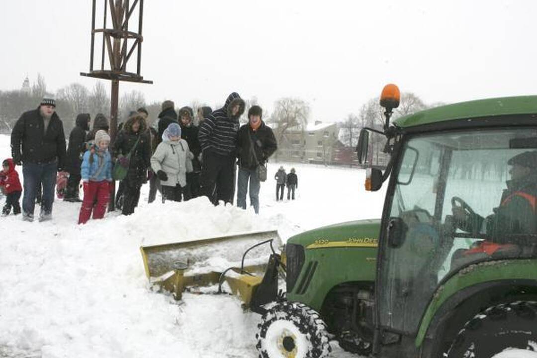 Santakoje pastatytas besmegenis milžinas 