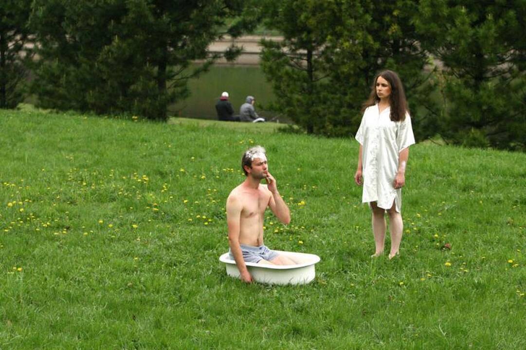 Nemuno salos parką užvaldė „žalieji“ menininkai