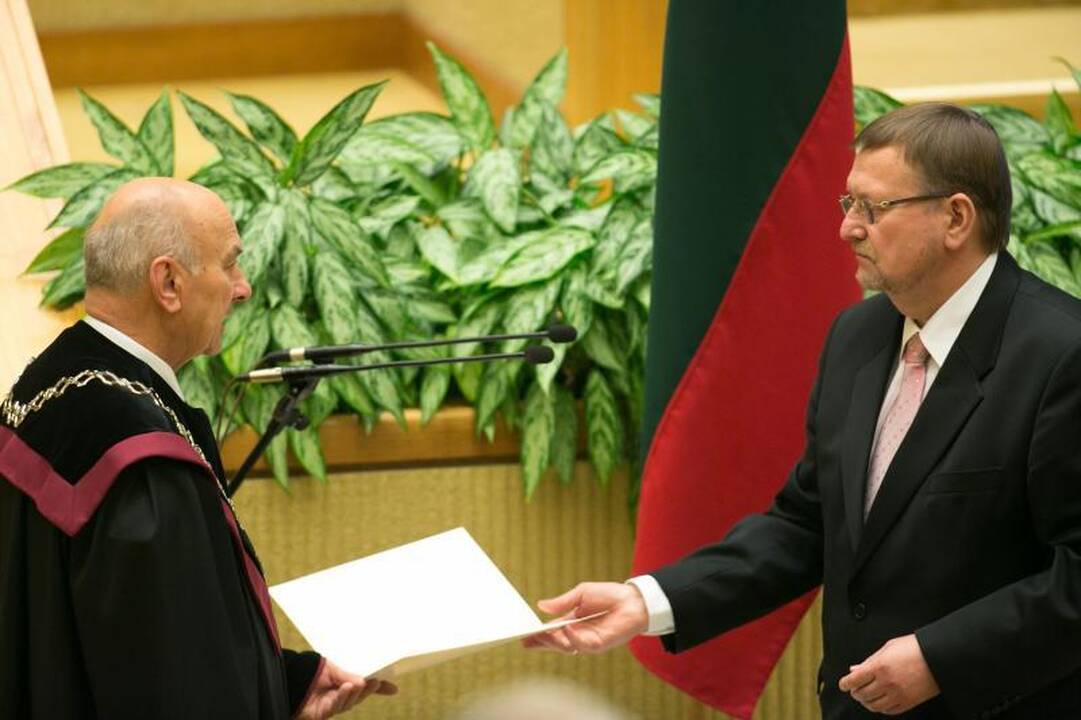 Prisaikdinti 135 naujojo Seimo nariai   