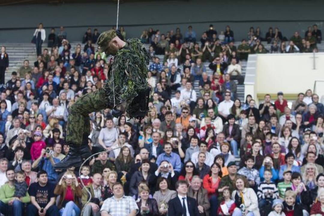 Karinė operacija Vingio parke palydėta audringais plojimais 