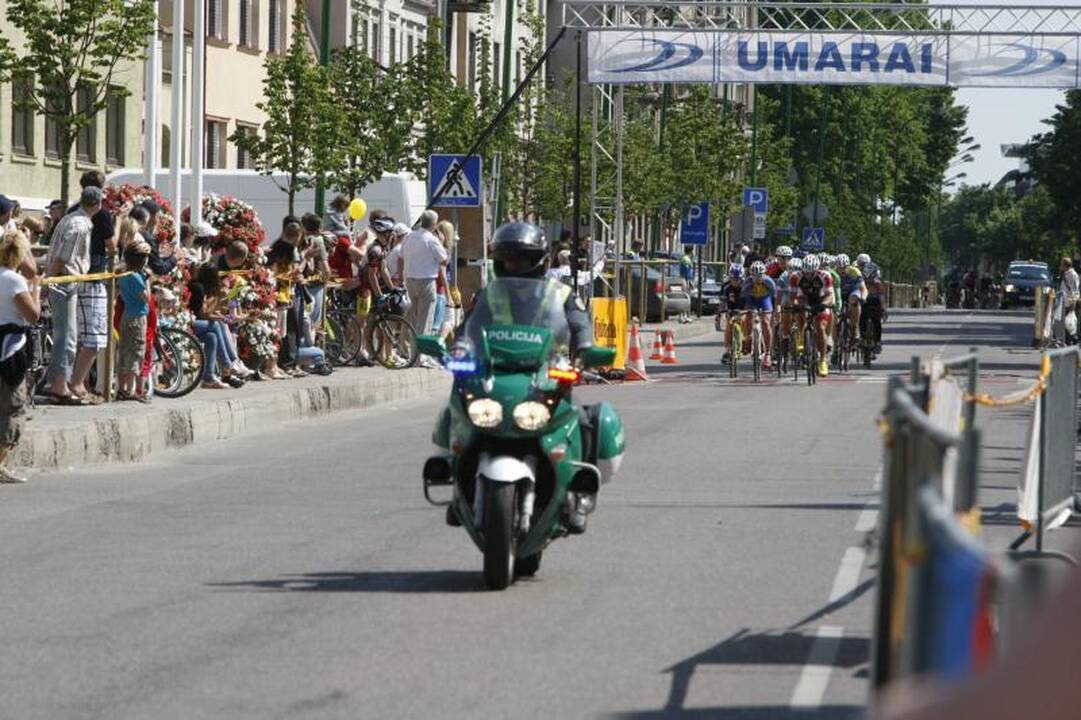 Dviračių mėgėjai šventė vasaros sezono pradžią