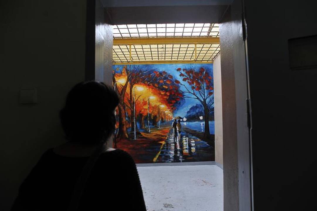 Tardymo  izoliatorių  pakeitė piešiniai 