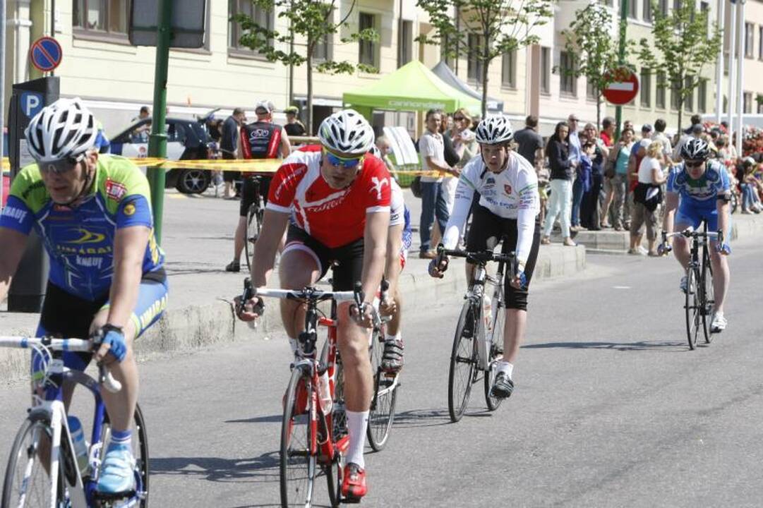 Dviračių mėgėjai šventė vasaros sezono pradžią