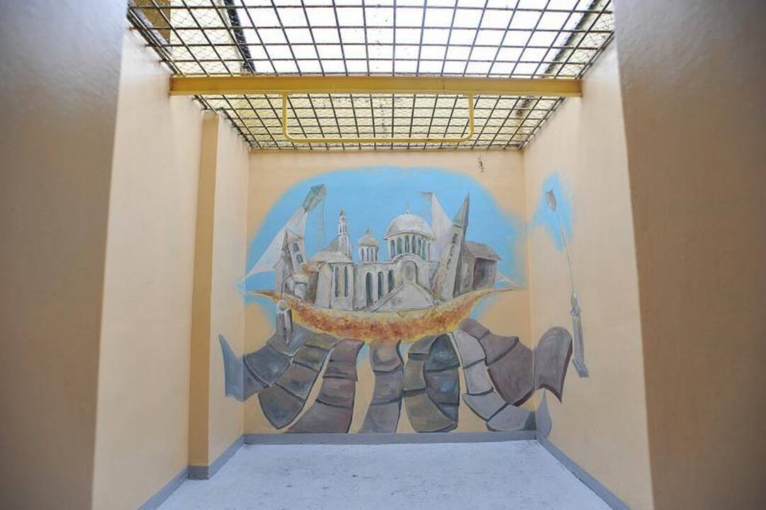 Tardymo  izoliatorių  pakeitė piešiniai 