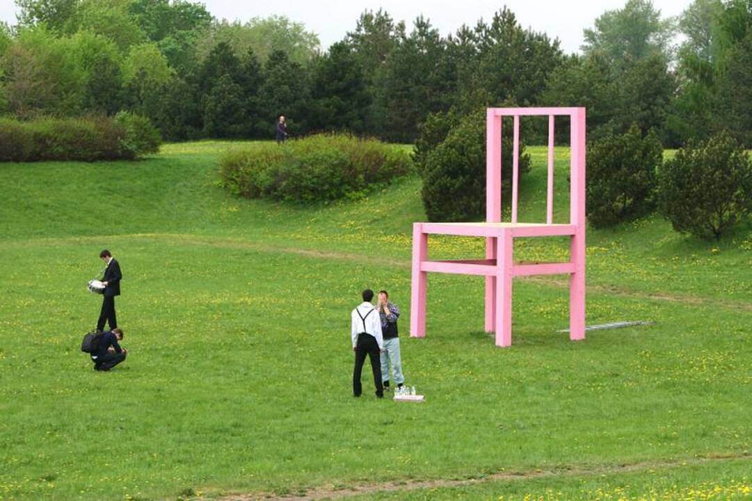 Nemuno salos parką užvaldė „žalieji“ menininkai