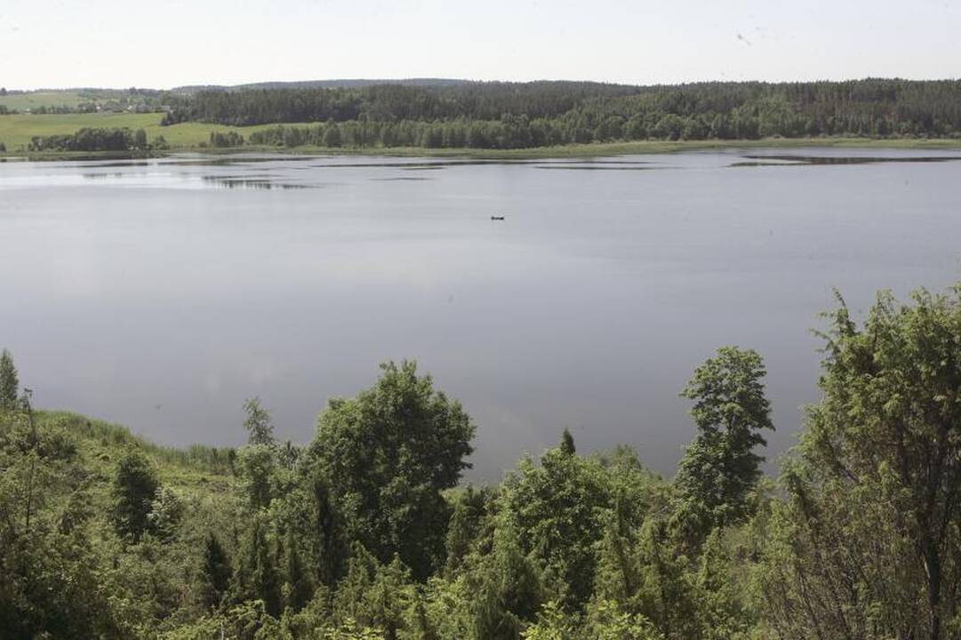 Kadagių slėnio panoramos vaikštinėjant nauju pėsčiųjų taku