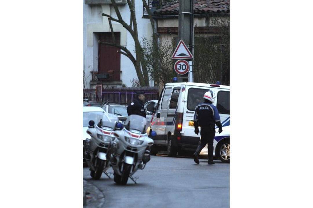 Per išpuolį žydų mokykloje sužeistas paauglys yra stabilios būklės