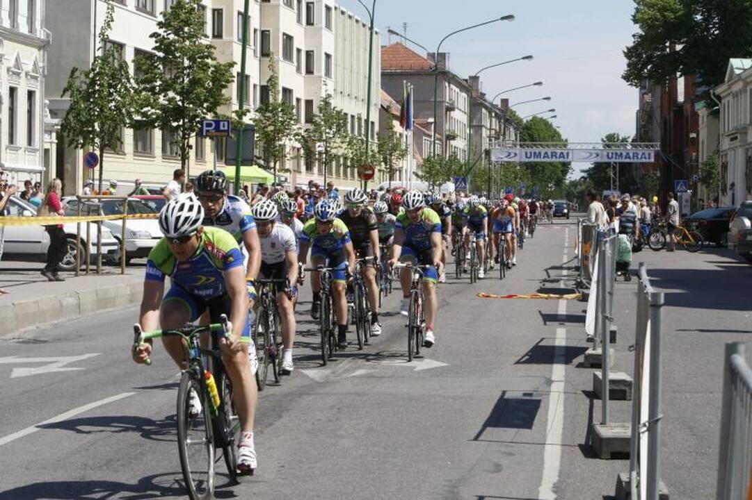 Dviračių mėgėjai šventė vasaros sezono pradžią