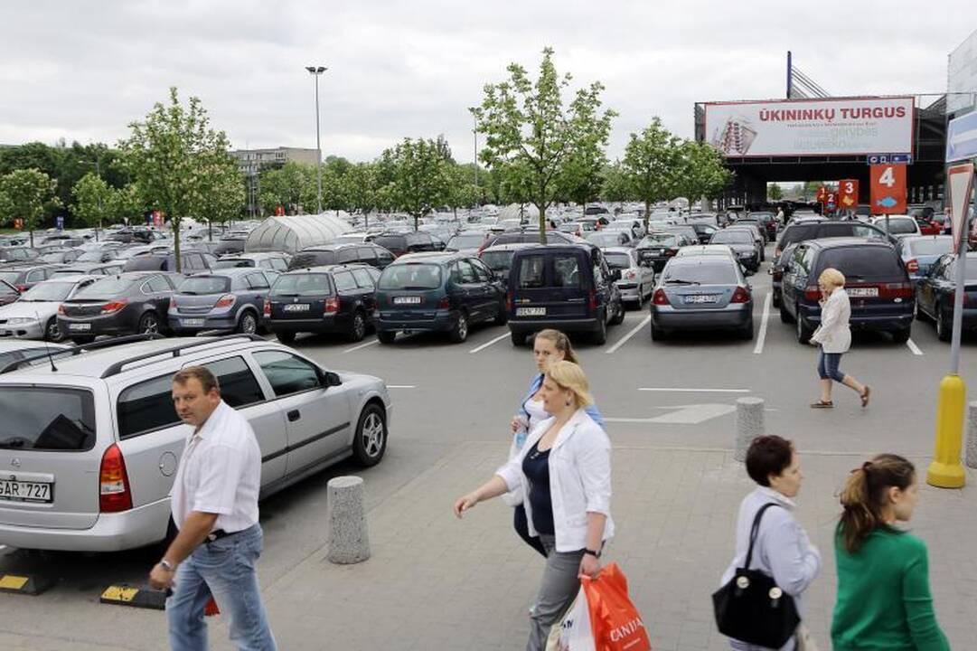 Klaipėdos „Akropolyje“ – nuolaidų medžioklė
