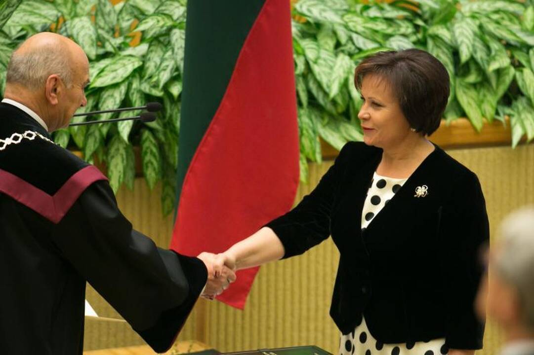 Prisaikdinti 135 naujojo Seimo nariai   