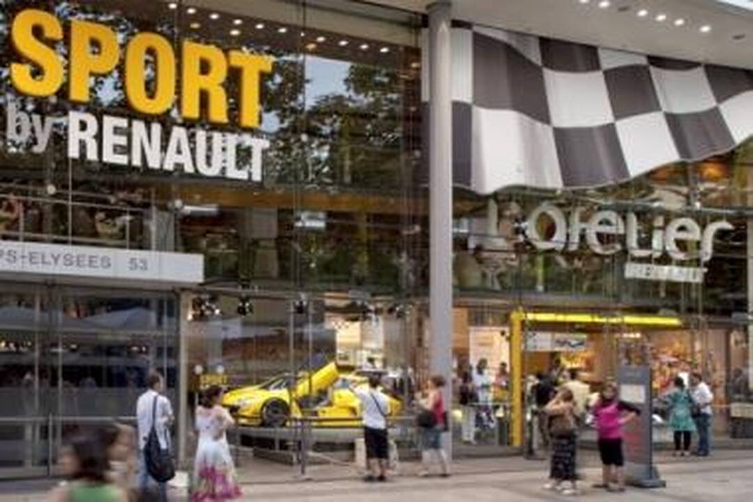 „Renault“ salonui Eliziejaus laukuose – 100 metų
