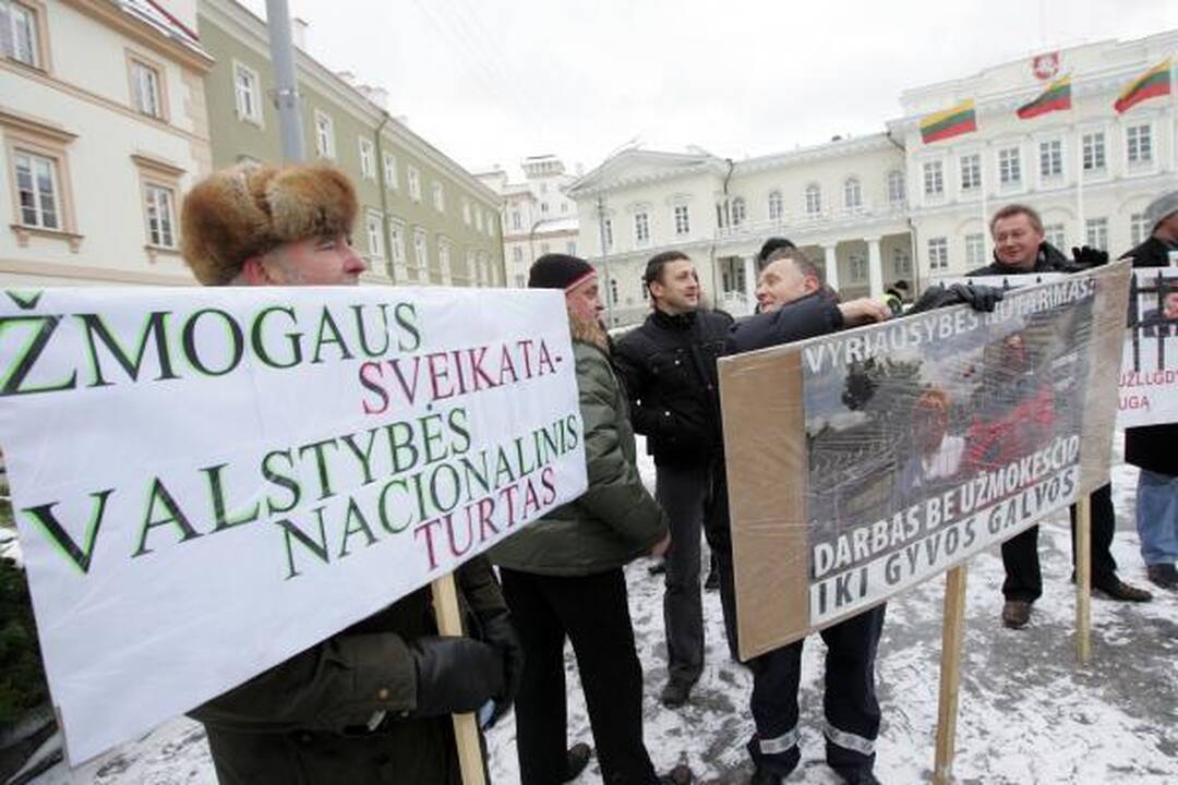 Medikai mitinge prašė Prezidentės užtarimo dėl darbo valandų ir atostogų trukmės